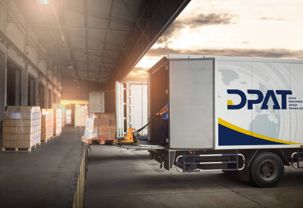 Armada truk DPAT Cargo untuk pengiriman barang